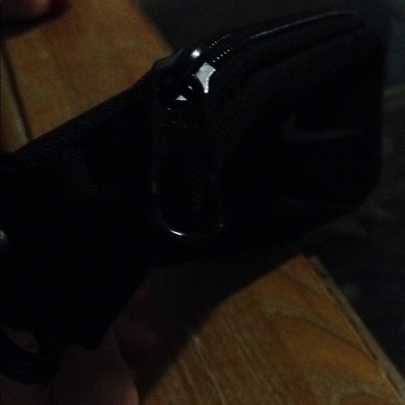 BLACK NIKE CLIP-ON WALLET - Picture 3 of 4